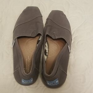 Toms Gray Size 8